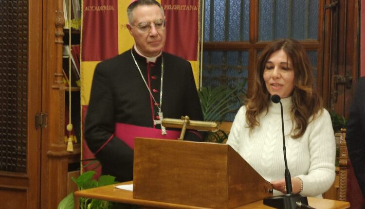 Il momento della proclamazione del premio all’Arcidiocesi, Mins. Di Pietro